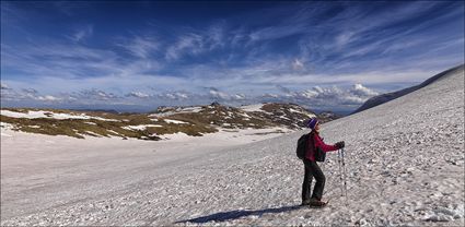 Nic Snow Shoeing - Kosciuszko NP - NSW T (PBH4 00 10589)